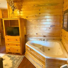 Honeymooner Cabin